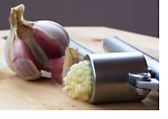 garlic press